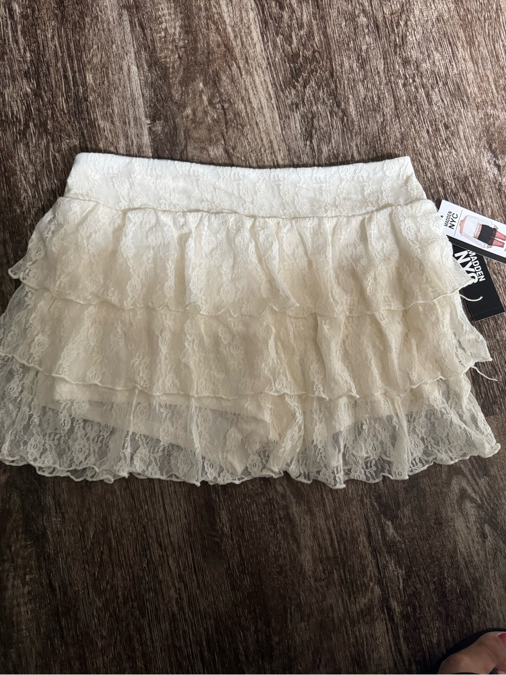Lace Tiered Mini Skirt in Cream
